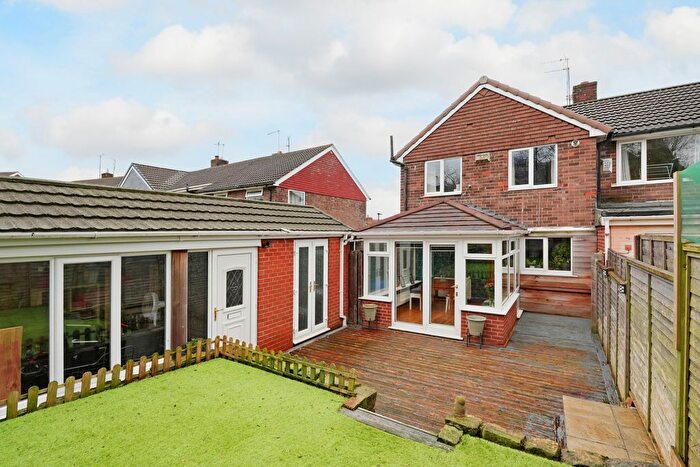 3 Bedroom End Terrace House For Sale In Tunwell Greave, Sheffield, S5