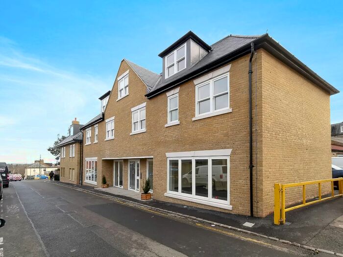 2 Bedroom Flat To Rent In Moxon Street, High Barnet, Barnet EN5