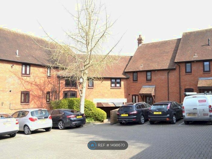 2 Bedroom Flat To Rent In East Stockwell Street, Colchester, CO1