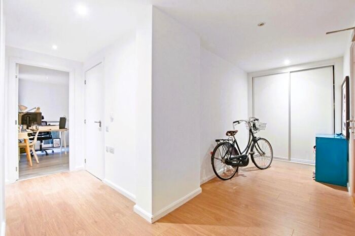 2 Bedroom Apartment For Sale In The Saddler Building, Wharf Road, London, N1 - Photo 5