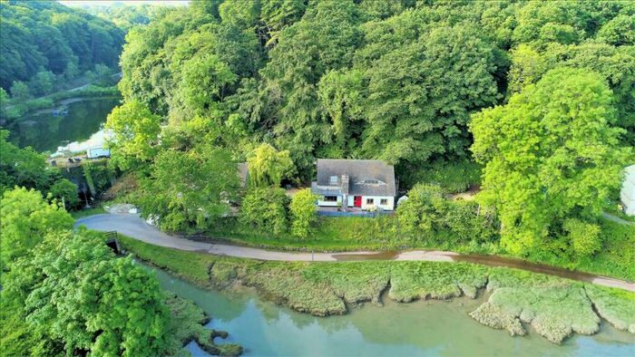3 Bedroom Detached Bungalow For Sale In Quoits Mill, Bentlass Road, Hundleton, Pembroke, SA71