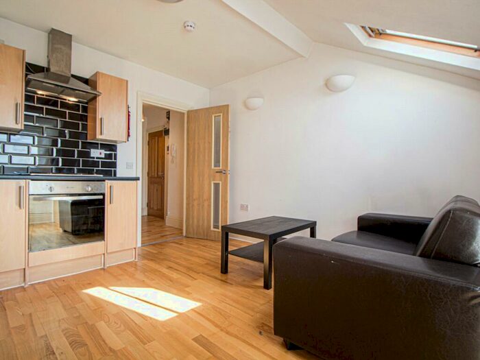 1 Bedroom Apartment To Rent In Hyde Terrace, Leeds, #, LS2