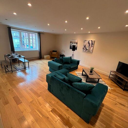 2 Bedroom Apartment To Rent In Castle Gate Development, Bedford, MK40