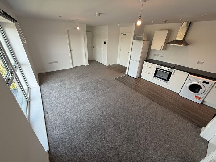 2 Bedroom Flat To Rent In Gorse Road, Luton, LU1