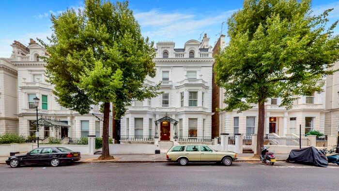 2 Bedroom Flat To Rent In Holland Park, London, W11