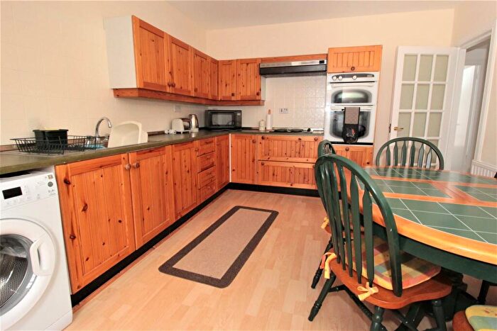 2 Bedroom Flat To Rent In Argyle Street, St. Andrews, KY16