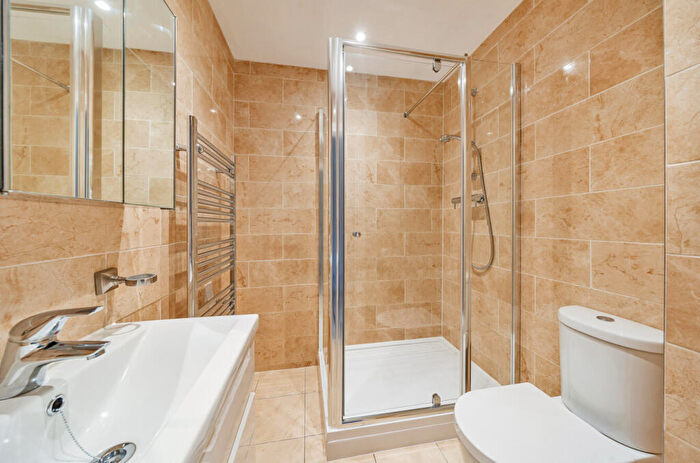 2 Bedroom Flat For Sale In Elwyn Road, Exmouth, Devon, EX8