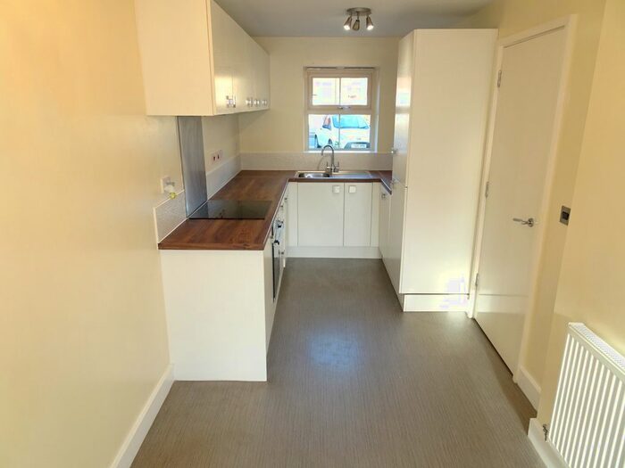 2 Bedroom Town House To Rent In Kingsbrook Chase, Wath Upon Dearne, S63