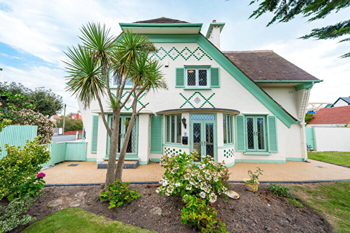 4 Bedroom Detached House For Sale In West Drive, Thornton-cleveleys, FY5