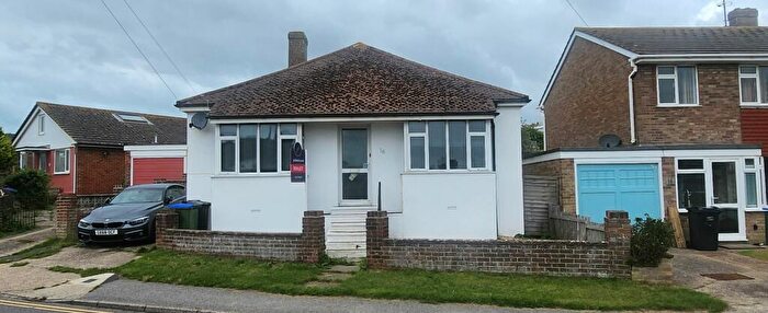 3 Bedroom Bungalow To Rent In Court Farm Road, Newhaven, BN9