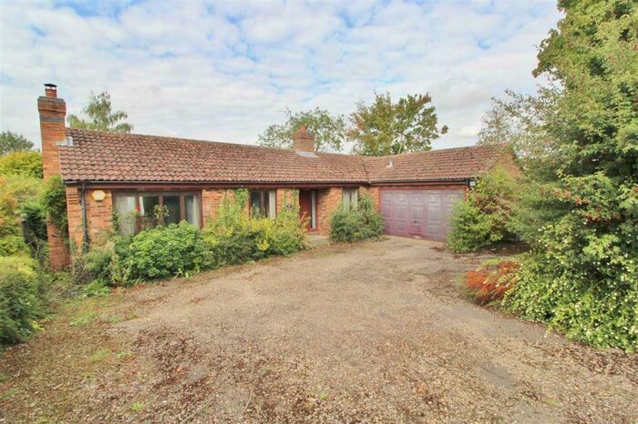 3 Bedroom Detached Bungalow For Sale In The Hollow, Little Humby, Grantham, NG33