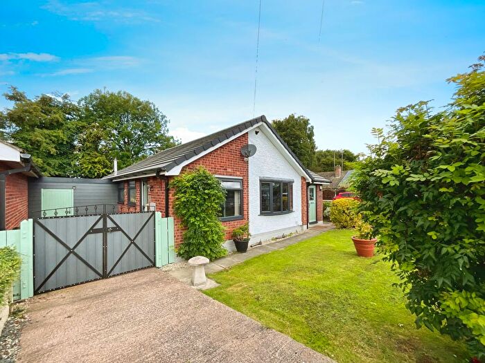 2 Bedroom Detached Bungalow For Sale In Coniston Road, Askern, Doncaster, DN6