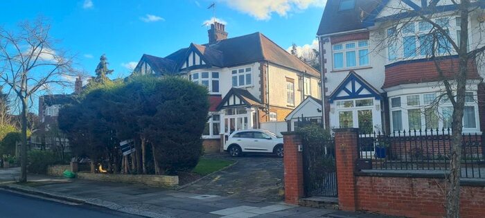 4 Bedroom Semi-Detached House To Rent In Mount Avenue, Ealing, London, W5