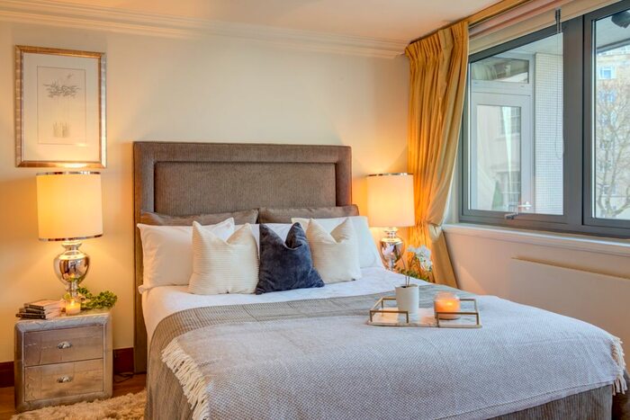 2 Bedroom Flat To Rent In Lowndes Street, London, SW1X