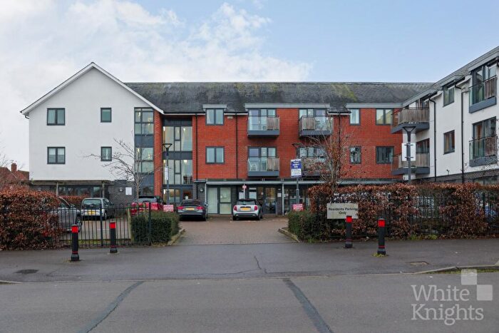 1 Bedroom Apartment For Sale In Alexandra Place, South Lake Crescent, Woodley, Reading, Berkshire, RG5