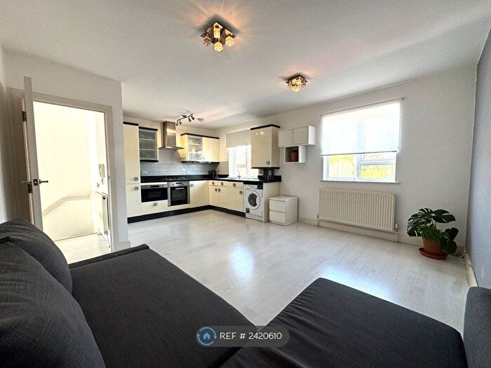 1 Bedroom Flat To Rent In Watford Way, London, NW7