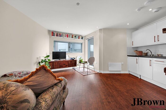 1 Bedroom Flat For Sale In Commercial Road, London, London, London, E1