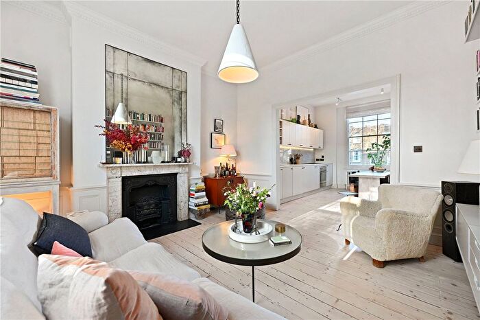 2 Bedroom Flat For Sale In Granville Square, London, WC1X