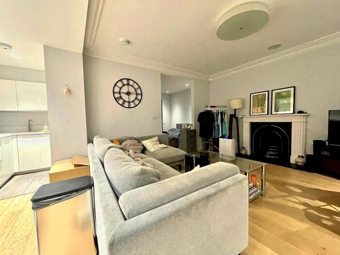 Studio To Rent In Cornwall Gardens, South Kensington, SW7