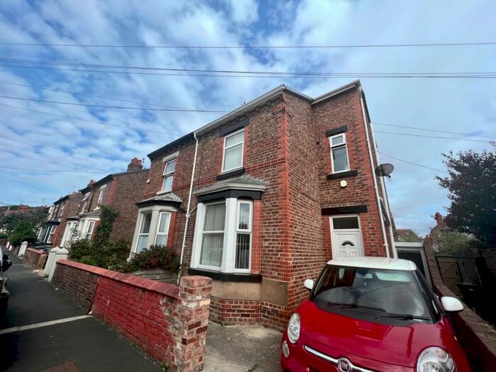 Houses for sale & to rent in CH45 0JW, Warren Drive, Wallasey Wallasey