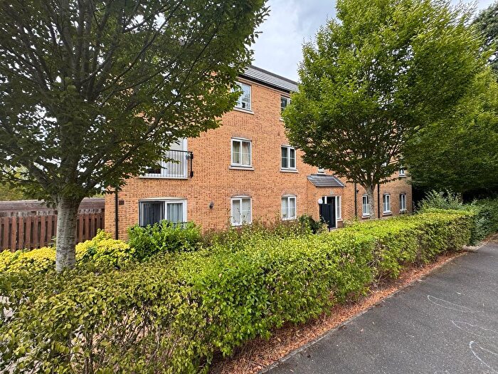 2 Bedroom Flat For Sale In Waratah Drive, Chislehurst, BR7