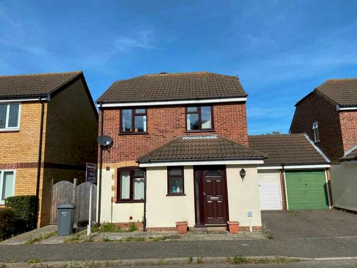 3 Bedroom Detached House To Rent In Valley Walk, Felixstowe, IP11