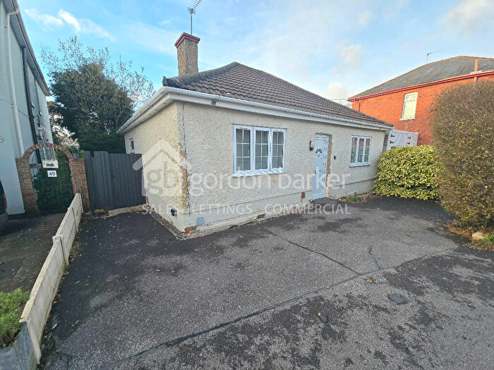 2 Bedroom Detached Bungalow To Rent In Howeth Road, Bournemouth, Dorset, BH10