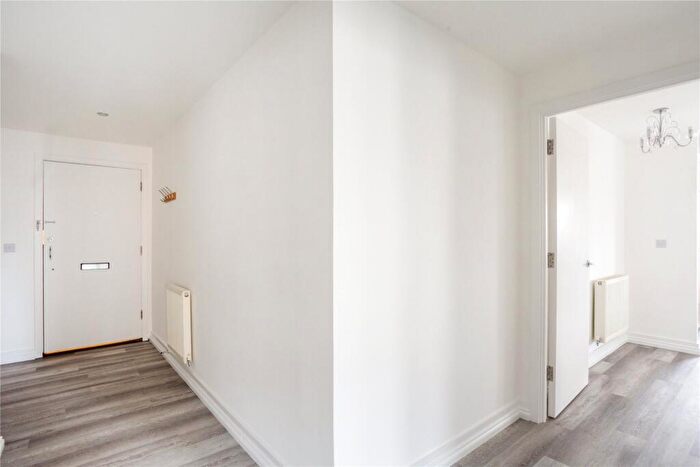2 Bedroom Flat To Rent In Chertsey House, Bridge Wharf, Chertsey, KT16