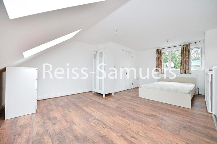 6 Bedroom Town House To Rent In Ambassador Square, London, E14