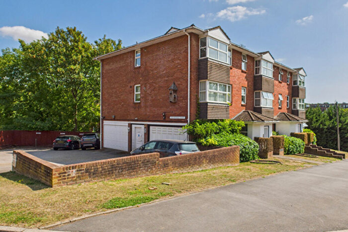 2 Bedroom Apartment For Sale In Warners End Road, Hemel Hempstead, HP1