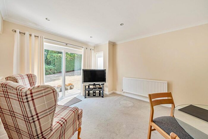 1 Bedroom Retirement Property For Sale In Kennet Court, Wokingham, RG41