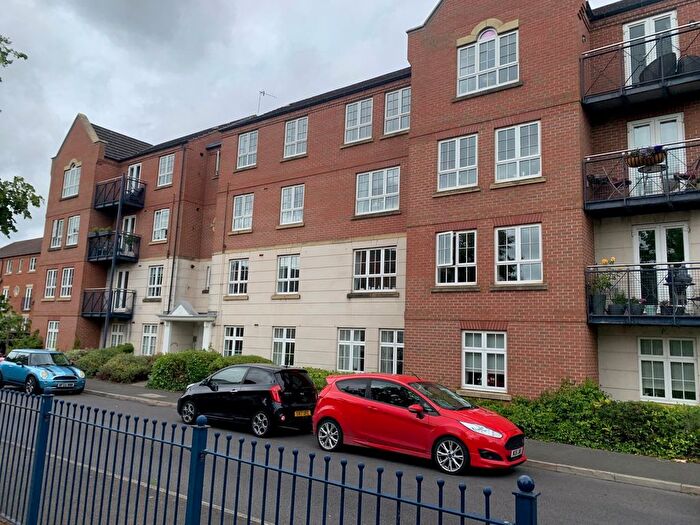 2 Bedroom Flat To Rent In Whitcliffe Gardens, Nottingham, NG2
