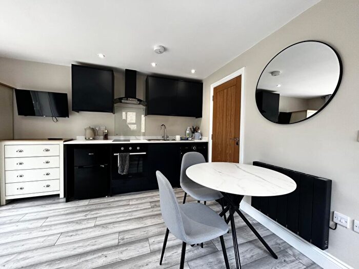 Apartment To Rent In Sinclair Avenue, Banbury, Oxfordshire, OX16