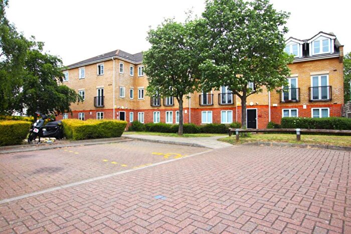 2 Bedroom Flat To Rent In Whitstable Place, Croydon, CR0