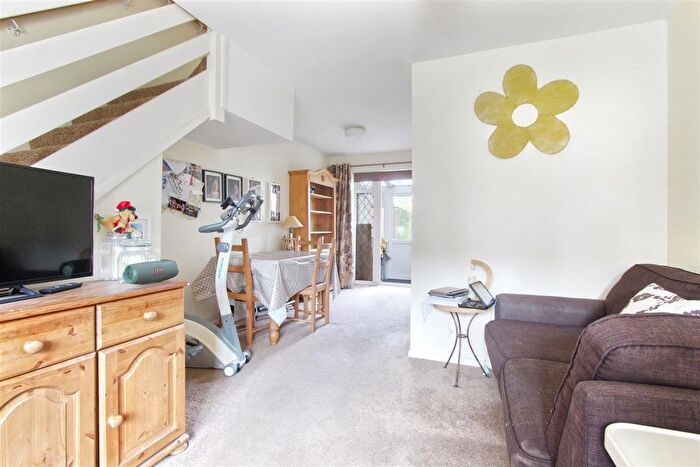 2 Bedroom Terraced House For Sale In Broomfield Avenue, Broxbourne, EN10