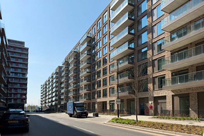 2 Bedroom Flat To Rent In Royal Crest Avenue, London, E16