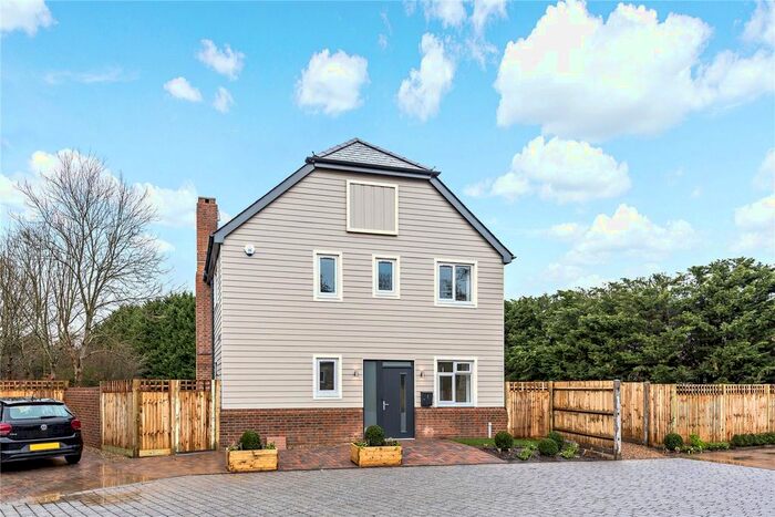 4 Bedroom Detached House To Rent In Mill Farm Close, Tunbridge Wells, Kent TN3