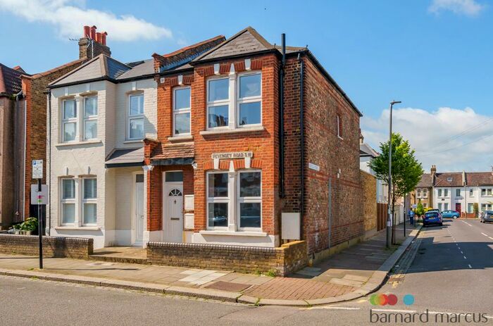 4 Bedroom End Of Terrace House To Rent In Pevensey Road, London, SW17