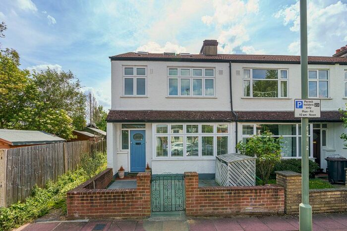 4 Bedroom End Of Terrace House To Rent In Colesburg Road, Beckenham, BR3