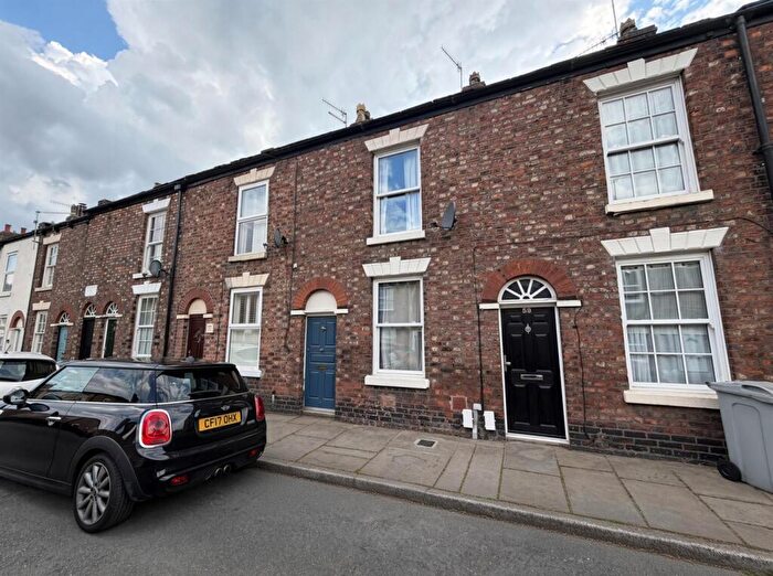 2 Bedroom House To Rent In High Street, Macclesfield, SK11