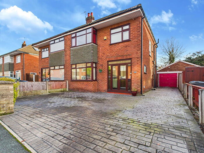 3 Bedroom Semi-Detached House For Sale In Farrington Drive, Ormskirk, L39