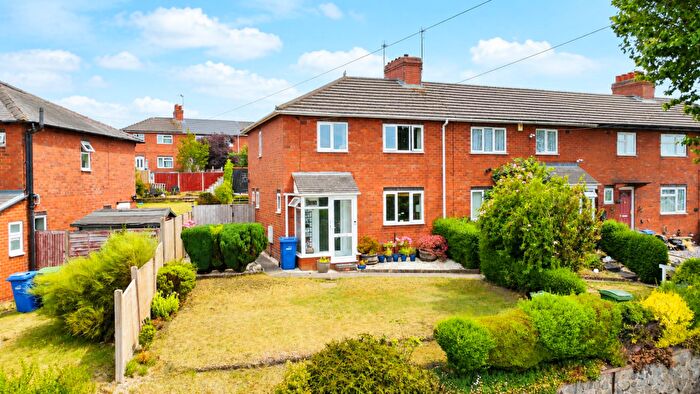 3 Bedroom End Of Terrace House For Sale In Wynall Lane, Stourbridge, DY9