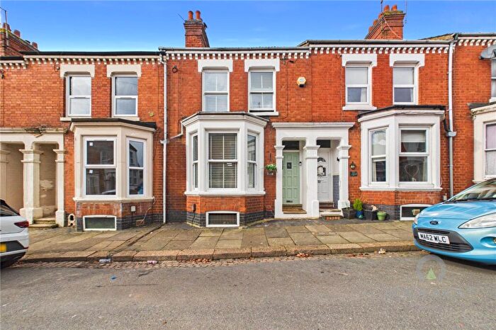 3 Bedroom Terraced House For Sale In Edinburgh Road, Queens Park, Northampton, Northamptonshire, NN2