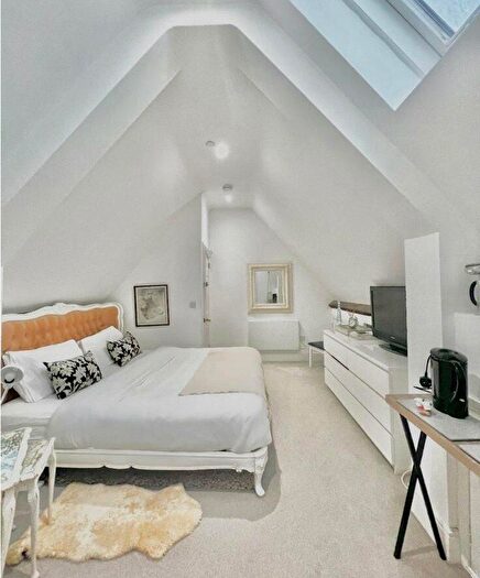 3 Bedroom Flat To Rent In Lawrence Road, Southsea, Hampshire, PO5