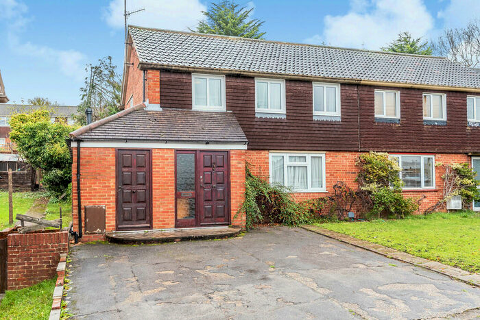 5 Bedroom Semi-Detached House To Rent In Cabell Road, Guildford, GU2