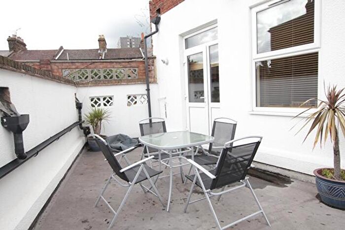 2 Bedroom Apartment To Rent In Crouch Hill, London, N4