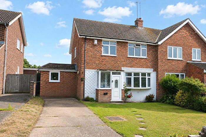 4 Bedroom Semi Detached House For Sale In Mallings Drive, Maidstone, ME14