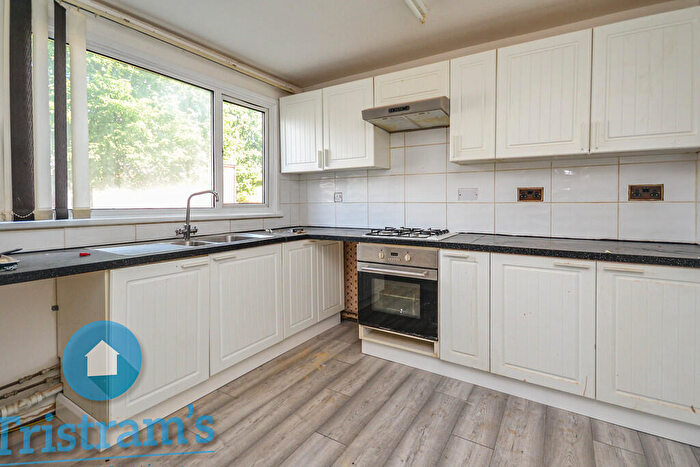 3 Bedroom End Of Terrace House For Sale In Keys Close, Nottingham, NG6