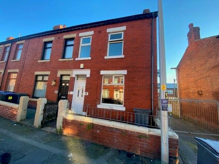2 Bedroom End Of Terrace House To Rent In Cunliffe Road, Blackpool, FY1