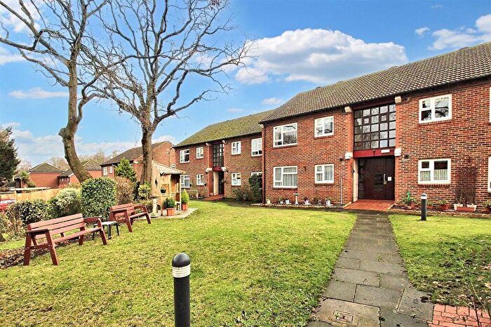 2 Bedroom Retirement Property For Sale In Halleys Court, Woking, Surrey, GU21